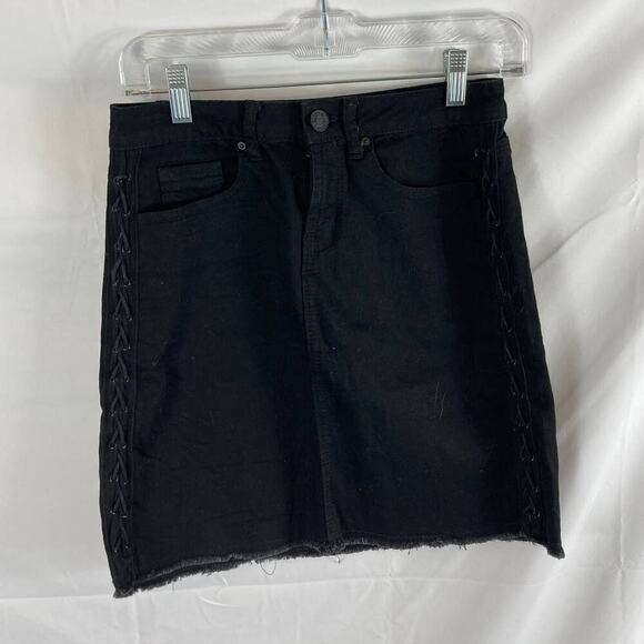 Rocks & Indigo Lace Up Side Black Denim Mini Skirt 4/26 - Picture 1 of 3